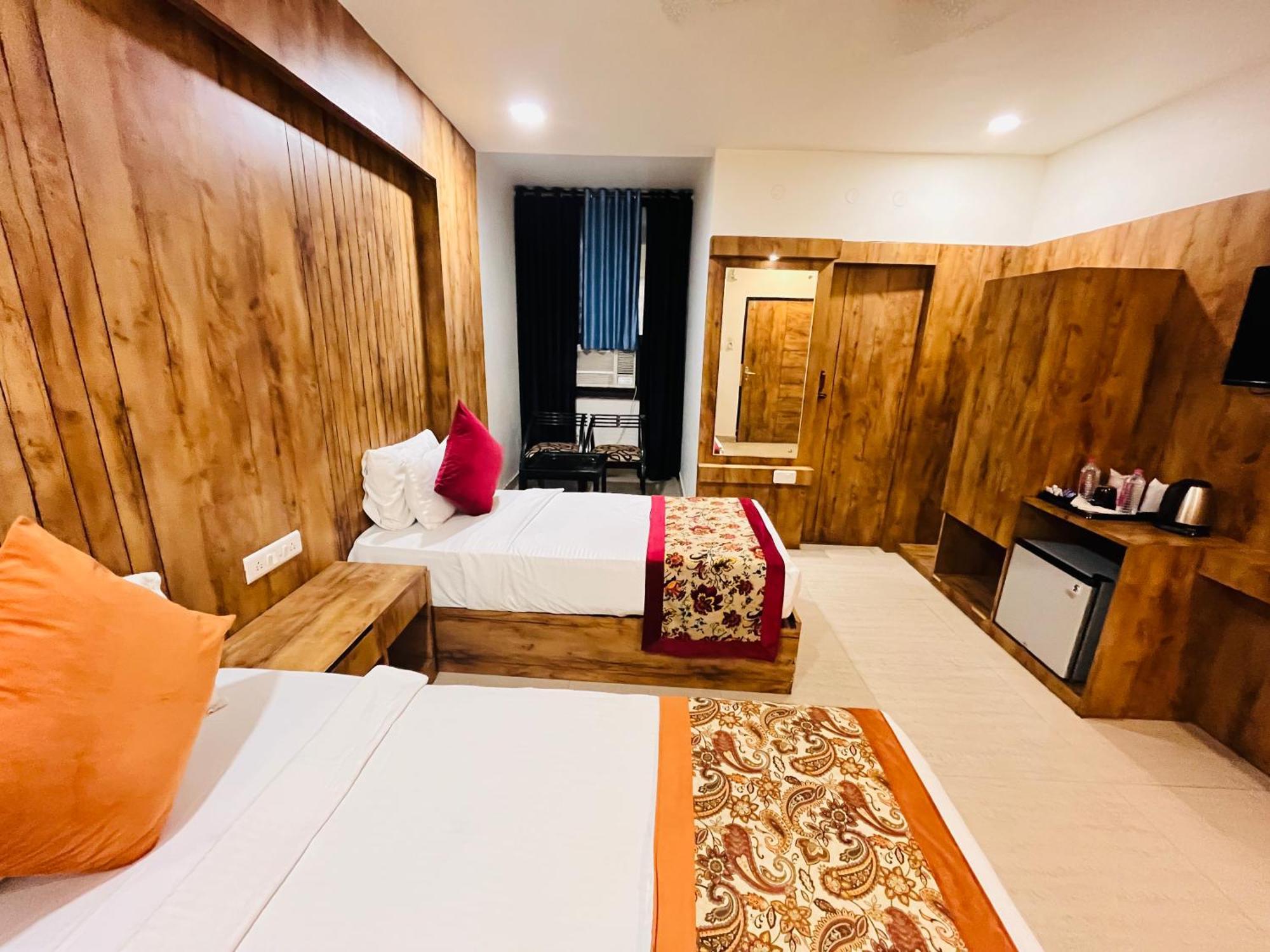 Crown Hotel Agra Near Taj Mahal Luaran gambar
