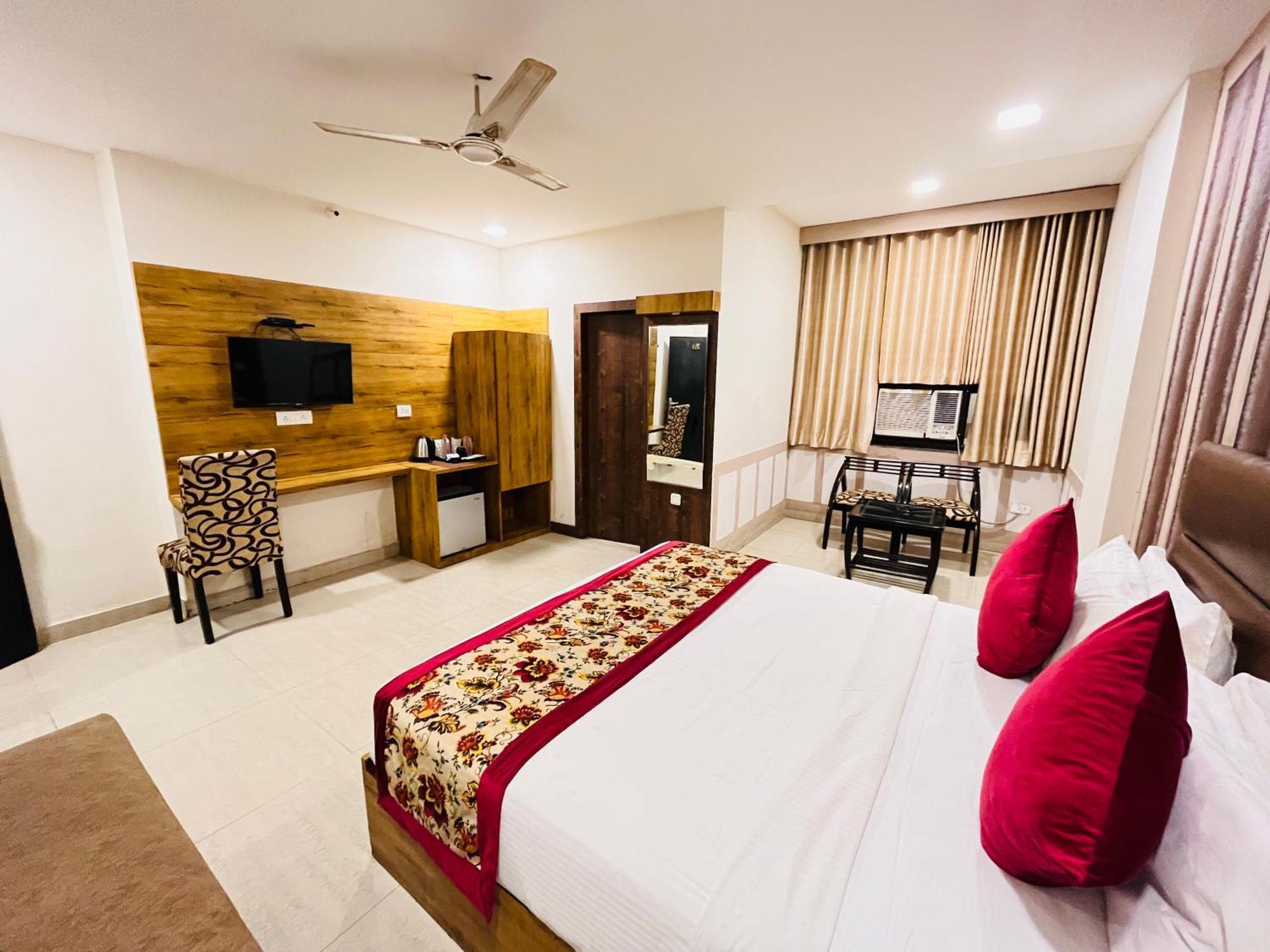 Crown Hotel Agra Near Taj Mahal Luaran gambar