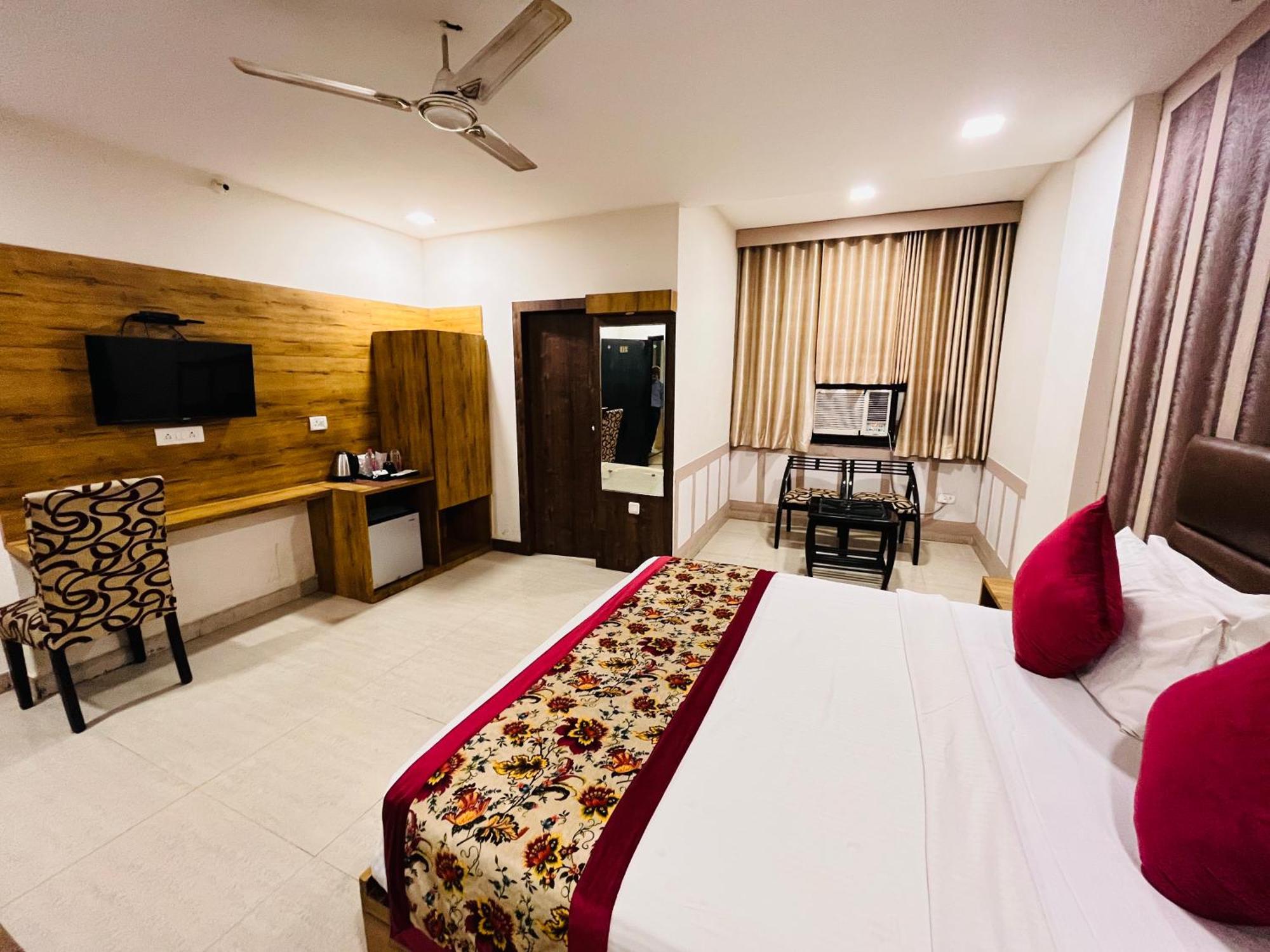 Crown Hotel Agra Near Taj Mahal Luaran gambar