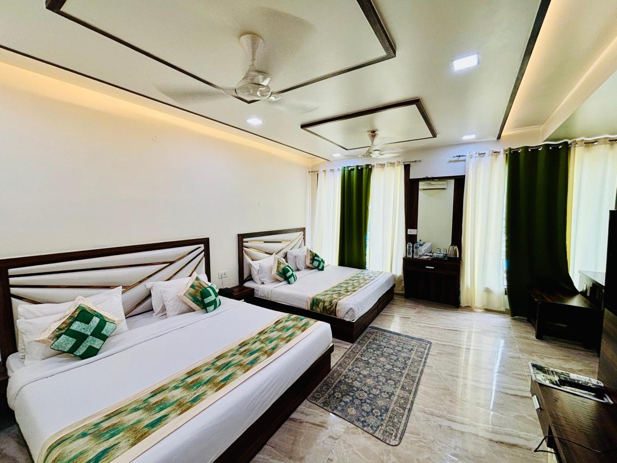 Crown Hotel Agra Near Taj Mahal Luaran gambar